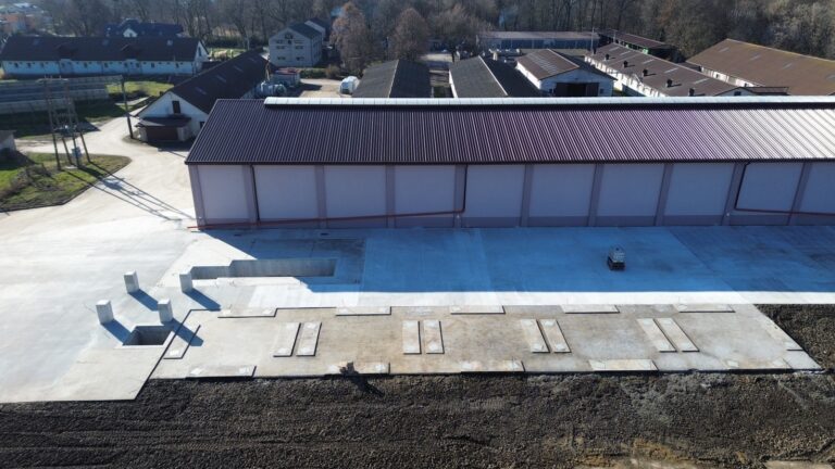 Budowa silosów zbożowych oraz wiaty przeładunkowej.